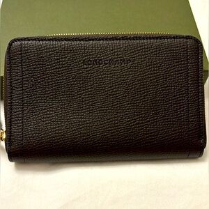 Brand new Longchamp Mailbox Zip around wallet